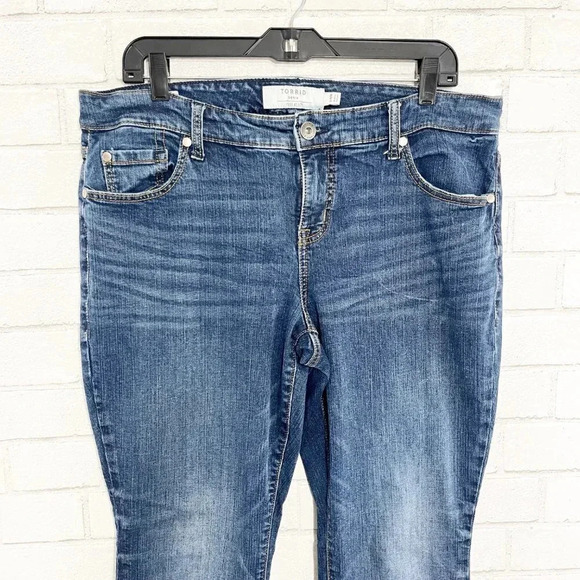 Torrid Medium Wash Slim Bootcut Jeans Women's Plus Size 14 Regular - Picture 3 of 9
